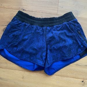Lululemon “Tracker” short with built in liner